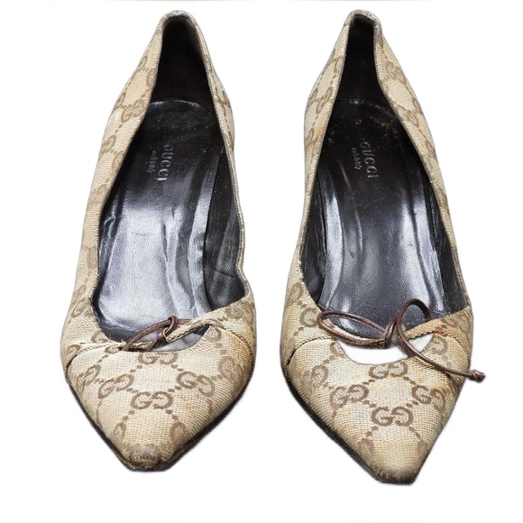 Gucci Women's 156968 Beige Monogram Pointed Toe Slip-On Pump Heels Size 7B W/COA - Picture 2 of 9